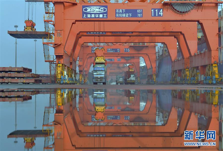 （新華全媒頭條&middot;圖文互動）（14）磨難壓不垮 奮起正當時&mdash;&mdash;習近平總書記在統籌推進新冠肺炎疫情防控和經濟社會發展工作部署會議上的重要講話振奮人心凝聚力量