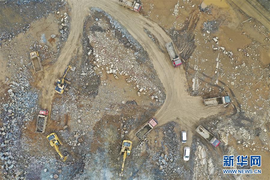 （抓好經濟發展 應對復雜局面&middot;圖文互動）（4）把疫情造成的損失降到最小&mdash;&mdash;廣西生產一線見聞