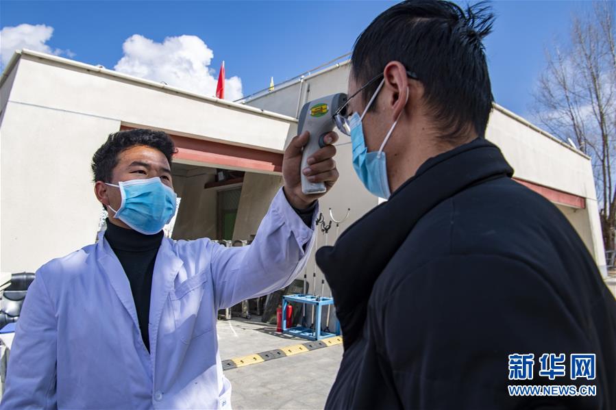 （新華全媒頭條&middot;圖文互動(dòng)）（8）血脈同心 共盼春來(lái)&mdash;&mdash;疫情阻擊戰(zhàn)中的雪域故事