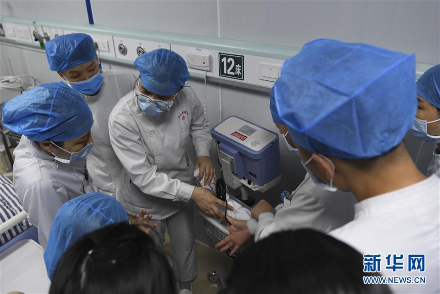 （圖文互動）（1）&ldquo;你們逆行，我們護航&rdquo;&mdash;&mdash;廣西關愛一線醫(yī)務工作者見聞 