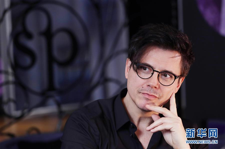 （國際&middot;圖文互動）（3）通訊：手牽手，我們共同驅散陰霾&mdash;&mdash;法國音樂人創作抗疫歌曲背后的故事