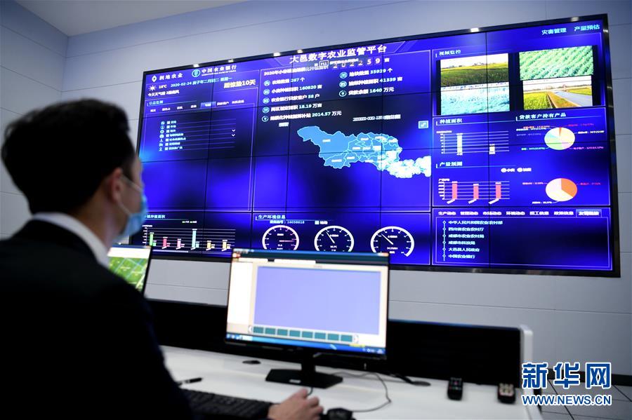 (在習(xí)近平新時代中國特色社會主義思想指引下——新時代新作為新篇章·習(xí)近平總書記關(guān)切事·圖文互動)(4)為農(nóng)田注入硬核生產(chǎn)力——一些地方春耕中農(nóng)業(yè)科技創(chuàng)新掃描