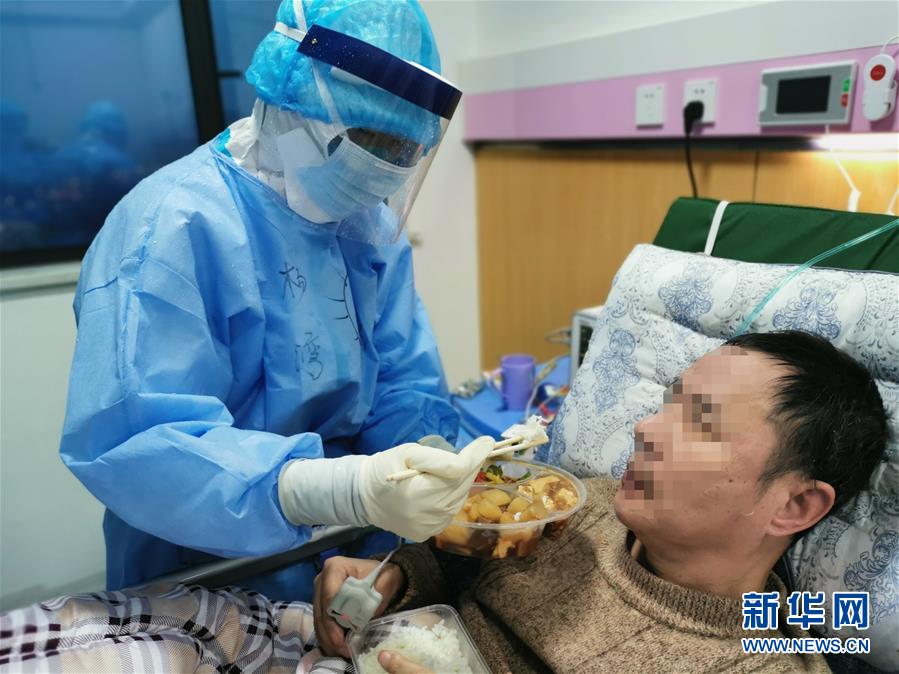 （一線抗疫群英譜&middot;圖文互動）（3）&ldquo;我們，撐得起！&rdquo;&mdash;&mdash;軍隊支援湖北醫(yī)療隊年輕醫(yī)務工作者的青春宣言