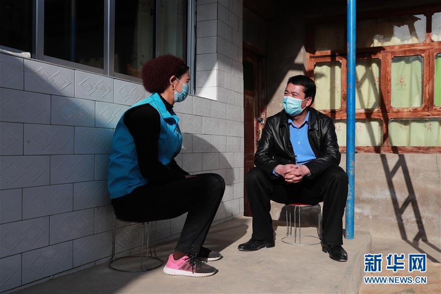 （新華全媒頭條&middot;圖文互動(dòng)）（4）特殊時(shí)期，他們這樣履職&mdash;&mdash;全國(guó)人大代表這個(gè)春天在行動(dòng)