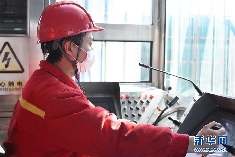 (圖文互動)(2)在戰(zhàn)“疫”中“加油打氣”——大慶油田復工復產(chǎn)見聞