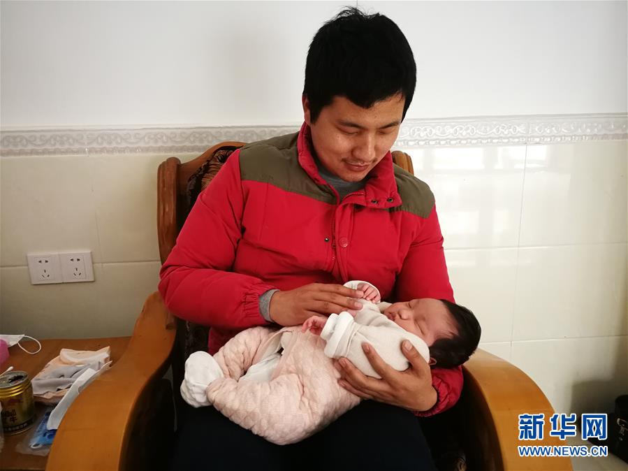 （一線抗疫群英譜&middot;圖文互動）（7）羅文浩：&ldquo;女兒，你的名字里有溫暖，有榮光！&rdquo;