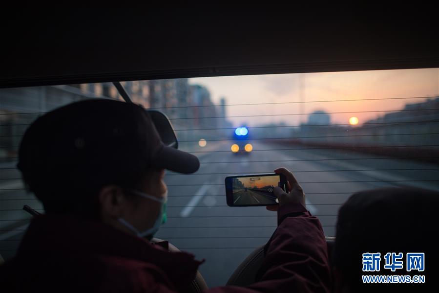 （新華全媒頭條&middot;習近平致敬的戰&ldquo;疫&rdquo;英雄&middot;武漢人民篇&middot;圖文互動）（12）壯哉，大武漢&mdash;&mdash;獻給英雄的武漢人民