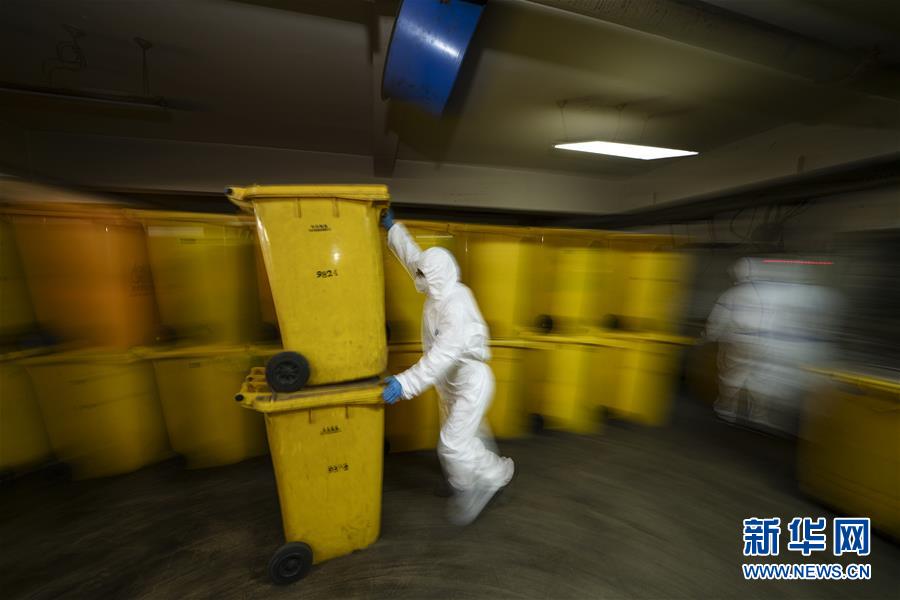 (聚焦疫情防控·圖文互動)(4)“隱蔽”防線上的阻擊戰——武漢醫療廢物處理從“全線告急”到“日產日清”