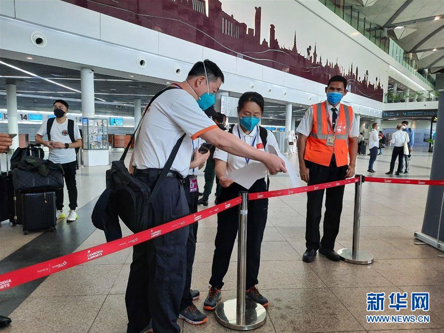 （國際疫情&middot;圖文互動）（1）&ldquo;工作忙碌又細(xì)致，經(jīng)驗豐富又專業(yè)&rdquo;&mdash;&mdash;一名柬埔寨青年眼中的中國援柬抗疫醫(yī)療專家組