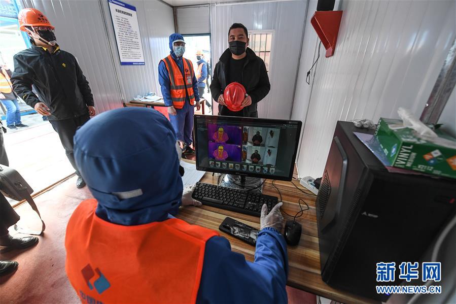 (新華全媒頭條·圖文互動)(4)構(gòu)筑堅實堡壘 提升治理成色——浙江“硬核”科技戰(zhàn)“疫”現(xiàn)場觀察