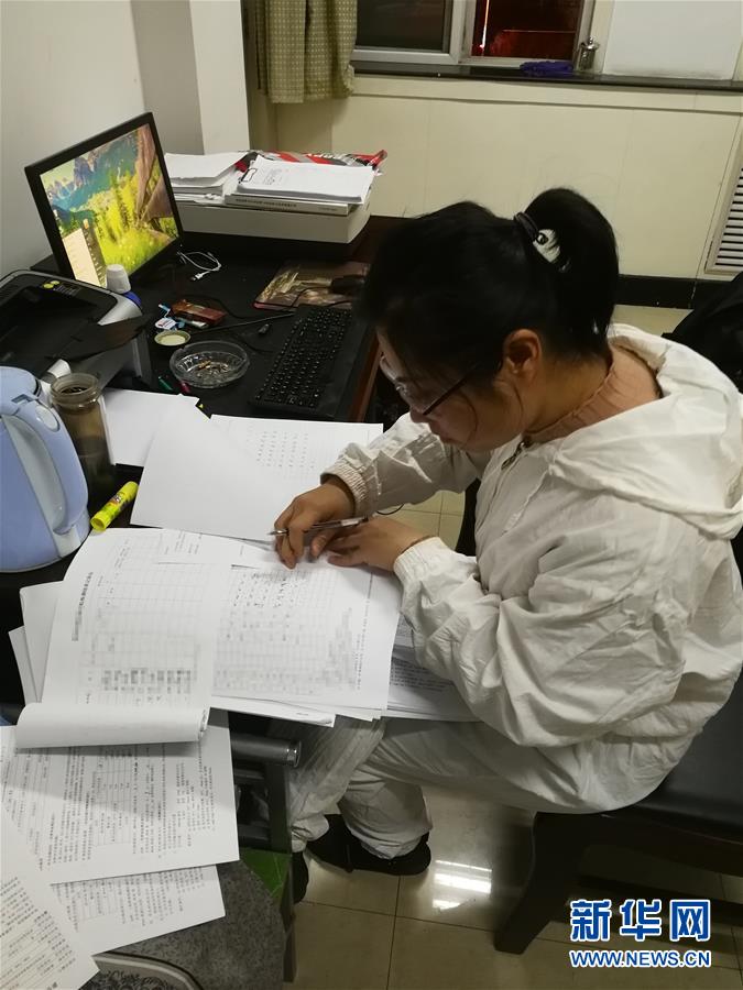 （一線抗疫群英譜&middot;圖文互動(dòng)）（1）山西檢測(cè)員伉儷：疫情不退，決不放松