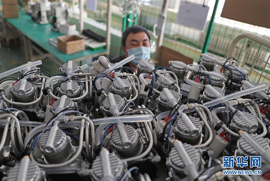 （聚焦疫情防控&middot;圖文互動）（10）團結(jié)起來！我們?nèi)f眾一心！&mdash;&mdash;中國抗疫人民力量的生動實踐