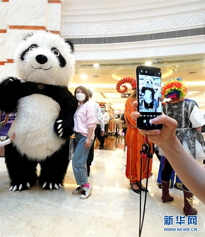 （新華全媒頭條&middot;圖文互動）（8）人氣回暖 消費復蘇 健康出行&mdash;&mdash;加長版&ldquo;五一&rdquo;假期觀察 