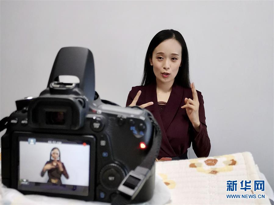 （在習(xí)近平新時(shí)代中國特色社會主義思想指引下&mdash;&mdash;新時(shí)代新作為新篇章&middot;習(xí)近平總書記關(guān)切事&middot;圖文互動）（4）增強(qiáng)困難群眾對疫情影響的抵抗力