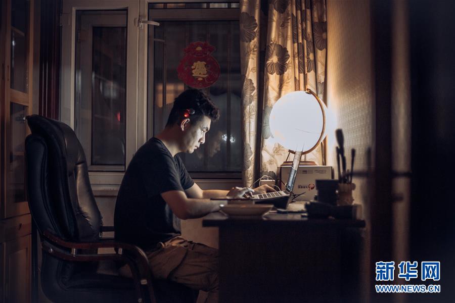 （在習(xí)近平新時(shí)代中國特色社會主義思想指引下&mdash;&mdash;新時(shí)代新作為新篇章&middot;習(xí)近平總書記關(guān)切事&middot;圖文互動）（5）增強(qiáng)困難群眾對疫情影響的抵抗力