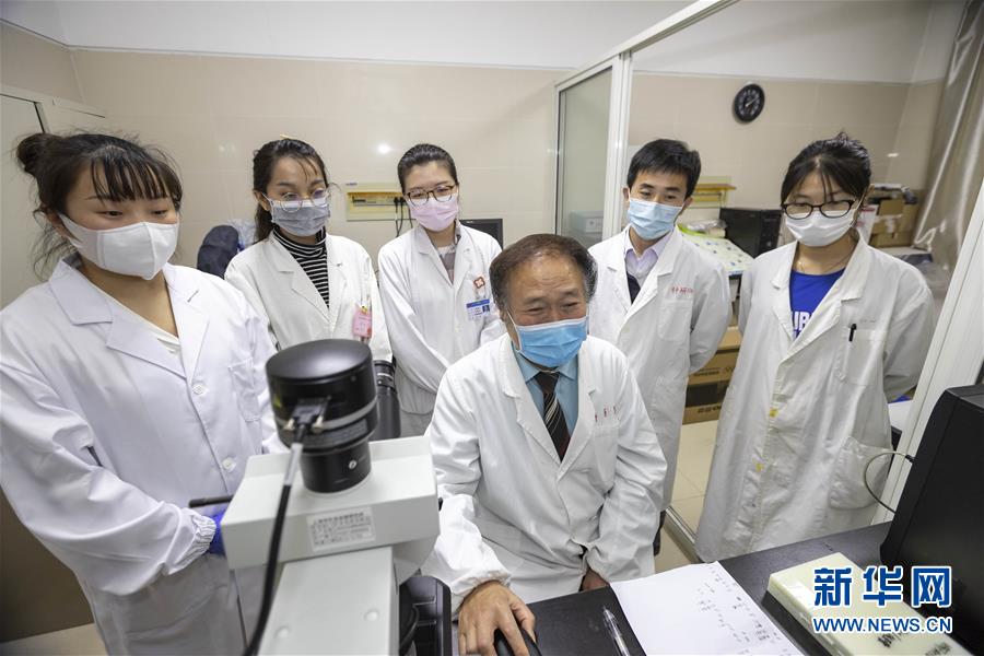 （代表委員履職&middot;圖文互動）（1）&ldquo;履職與行醫，都要精益求精&rdquo;&mdash;&mdash;全國政協委員吳煥淦履職記