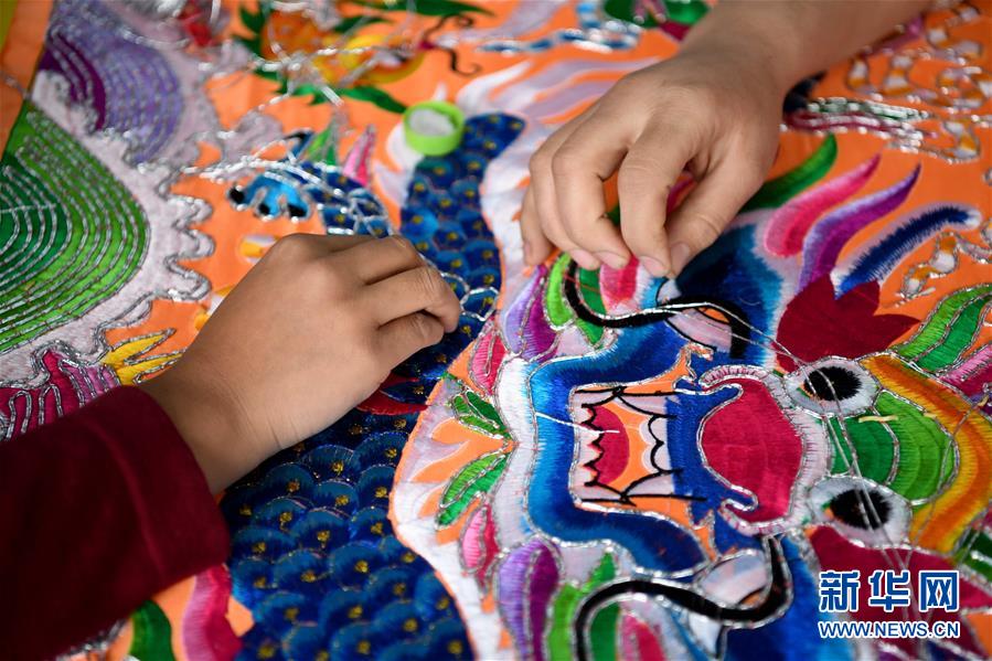 （決戰(zhàn)決勝脫貧攻堅(jiān)&middot;聚焦三區(qū)三州&middot;圖文互動(dòng)）（5）號(hào)角聲里看于田&mdash;&mdash;來自庫爾班大叔故鄉(xiāng)的脫貧報(bào)告