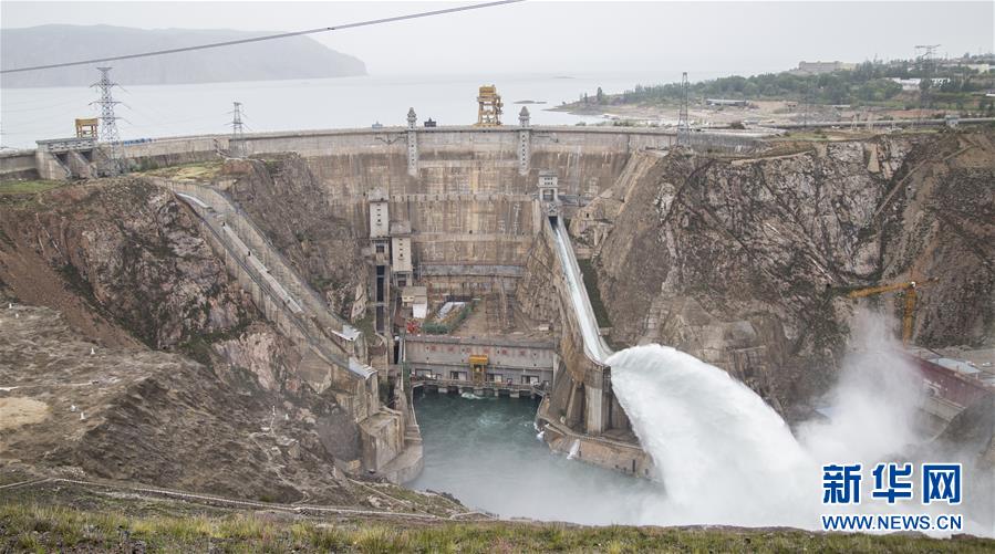 （圖文互動）&ldquo;黃河第一壩&rdquo;龍羊峽水電站開閘泄洪
