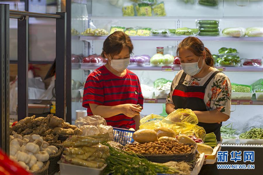 （圖文互動）（3）告別臟亂，留住溫情&mdash;&mdash;上海鬧市小菜場見聞