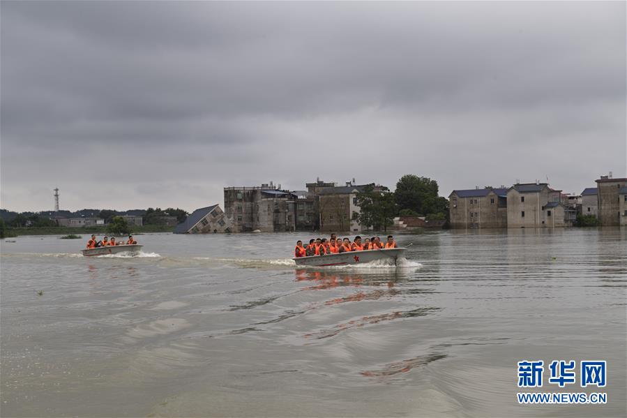 （防汛抗洪&middot;圖文互動）（3）穿梭&ldquo;孤島&rdquo;的火箭軍醫療隊