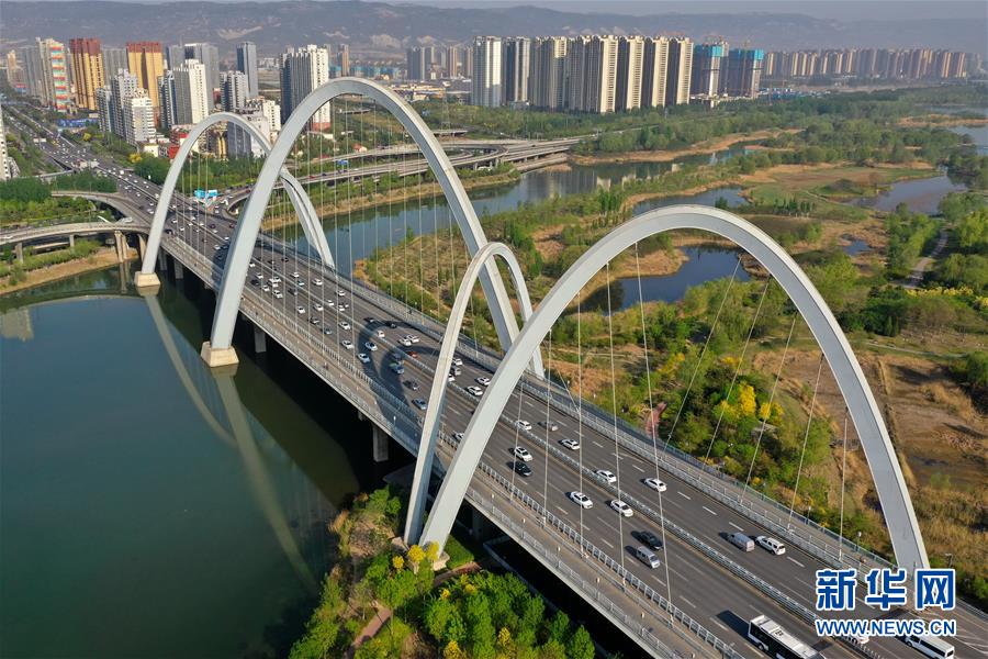 (走向我們的小康生活·圖文互動(dòng))(6)一年一個(gè)樣——再現(xiàn)“錦繡太原城”的逐夢之旅