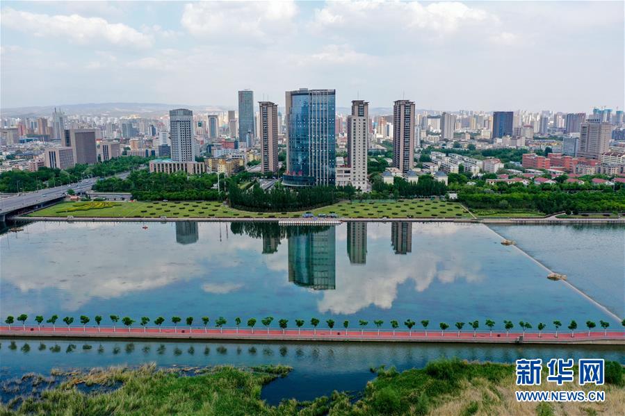 (走向我們的小康生活·圖文互動(dòng))(5)一年一個(gè)樣——再現(xiàn)“錦繡太原城”的逐夢之旅