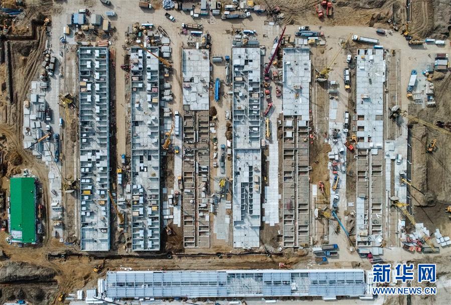 (國(guó)際·圖文互動(dòng))(3)特稿:穿越寒暑 無(wú)問(wèn)西東——寫在新冠疫情構(gòu)成“國(guó)際關(guān)注的突發(fā)公共衛(wèi)生事件”半年之際