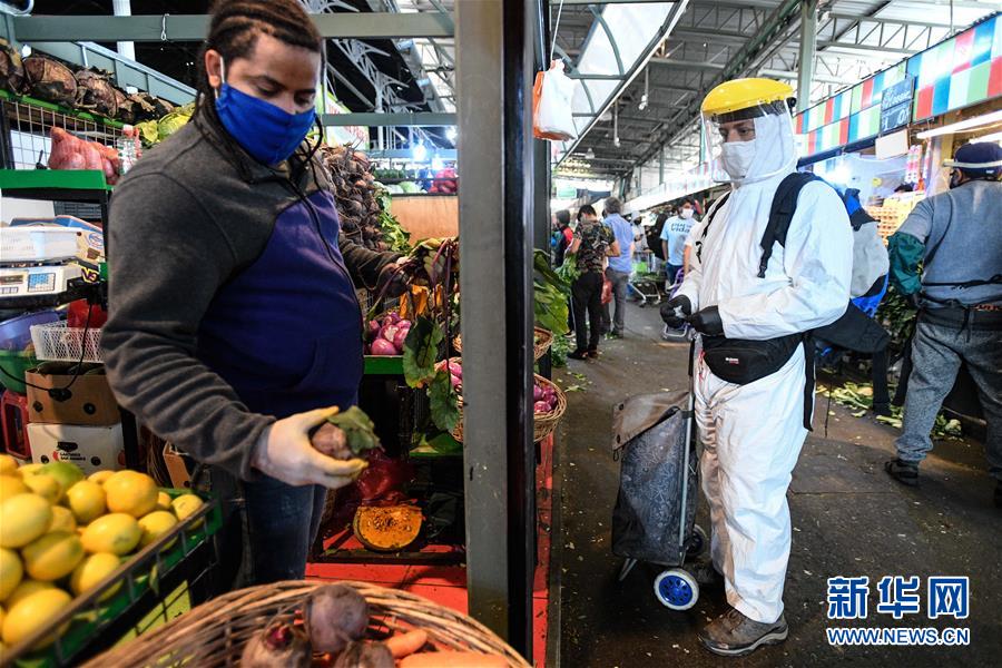 (國(guó)際·圖文互動(dòng))(5)特稿:穿越寒暑 無(wú)問(wèn)西東——寫在新冠疫情構(gòu)成“國(guó)際關(guān)注的突發(fā)公共衛(wèi)生事件”半年之際