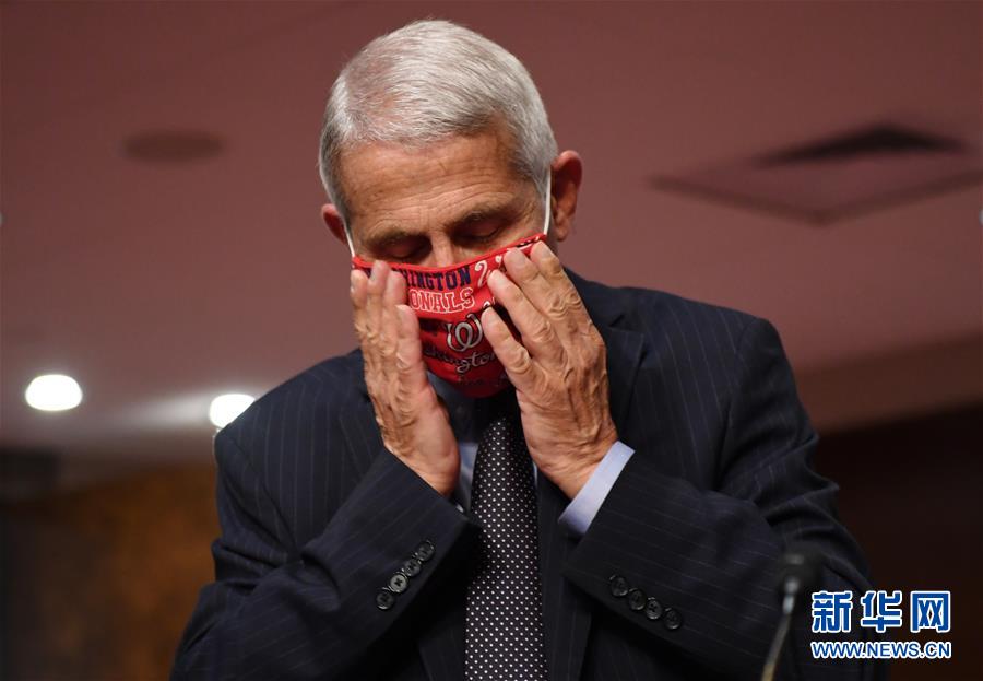 (國(guó)際·圖文互動(dòng))(10)特稿:穿越寒暑 無(wú)問(wèn)西東——寫在新冠疫情構(gòu)成“國(guó)際關(guān)注的突發(fā)公共衛(wèi)生事件”半年之際