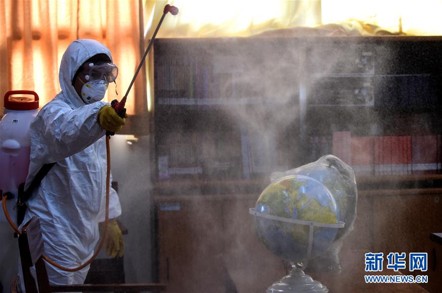 (國(guó)際·圖文互動(dòng))(12)特稿:穿越寒暑 無(wú)問(wèn)西東——寫在新冠疫情構(gòu)成“國(guó)際關(guān)注的突發(fā)公共衛(wèi)生事件”半年之際