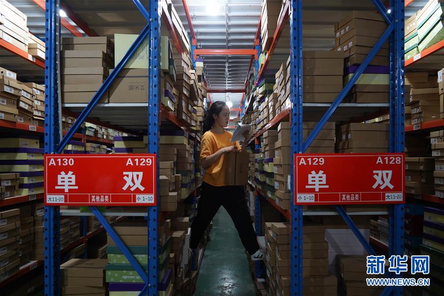 (民生直通車·圖文互動)(5)生產(chǎn)線“突圍” 創(chuàng)新領跑“下一站”——“中國女鞋之都”轉型升級之路