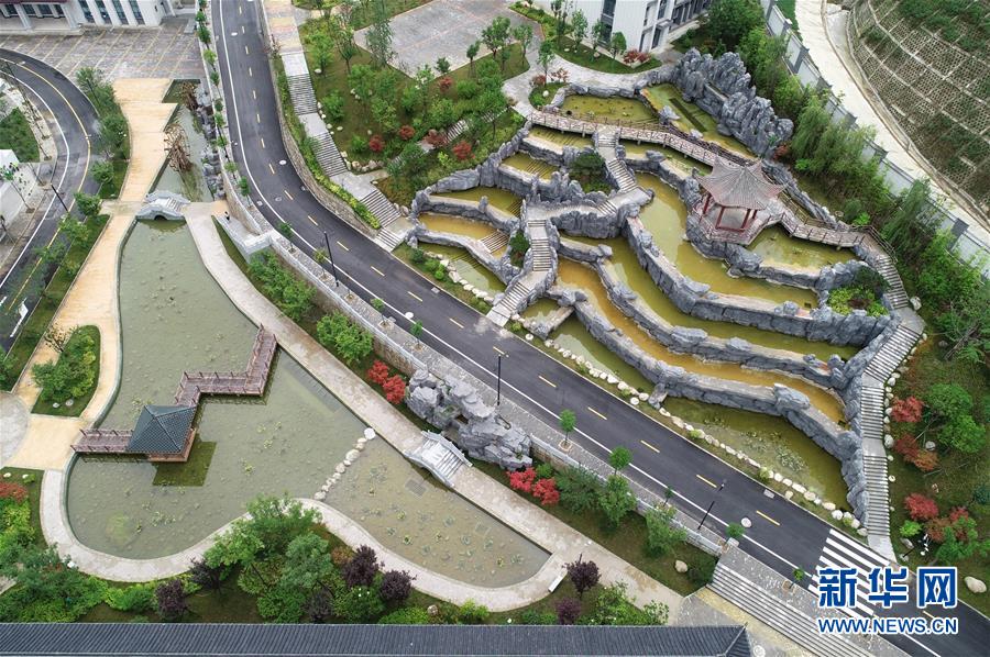 （新華視點&middot;圖文互動）（2）學校建漂亮點本無錯，為何這所&ldquo;豪華中學&rdquo;讓人困惑？