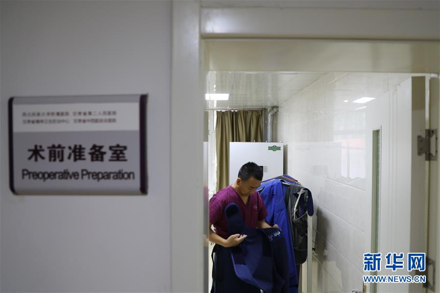 （圖文互動）（1）身披&ldquo;重甲&rdquo;來&ldquo;繡花&rdquo;&mdash;&mdash;醫院中的&ldquo;鉛衣醫生&rdquo;