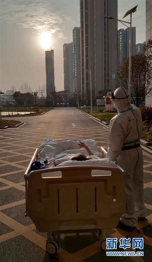 （新華全媒頭條&middot;圖文互動）（8）以仁心仁術造福人民&mdash;&mdash;寫在第三個中國醫師節之際