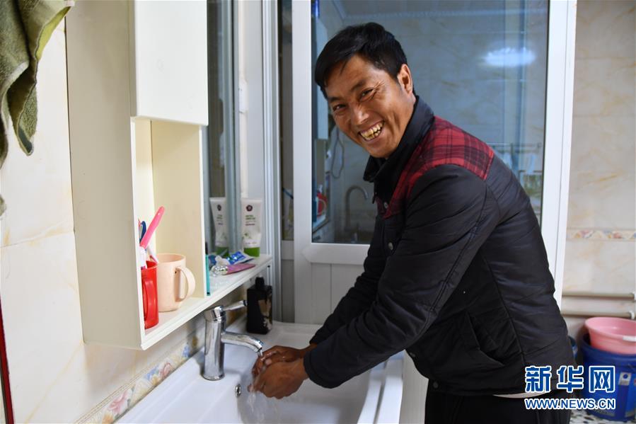 （鄉村振興&middot;圖文互動）（5）村里來了位&ldquo;掏糞書記&rdquo;