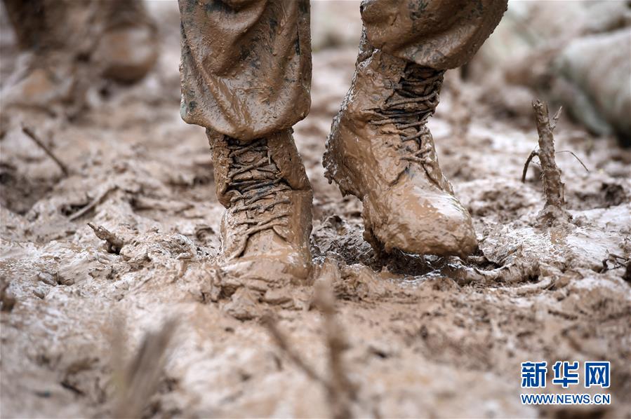 （在習(xí)近平新時代中國特色社會主義思想指引下&mdash;&mdash;新時代新作為新篇章&middot;習(xí)近平總書記關(guān)切事&middot;圖文互動）（10）一切為了人民&mdash;&mdash;寫在全國防汛救災(zāi)取得階段性重大勝利之時