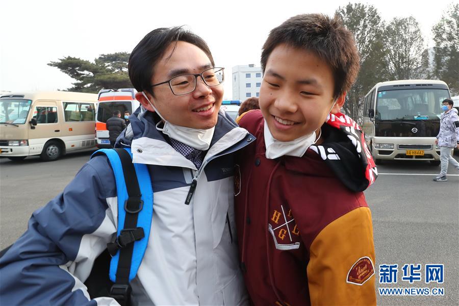 （抗疫一線醫務人員英雄群體&middot;圖文互動）（5）你的名字，我們的希望&mdash;&mdash;記國家援鄂抗疫醫療隊