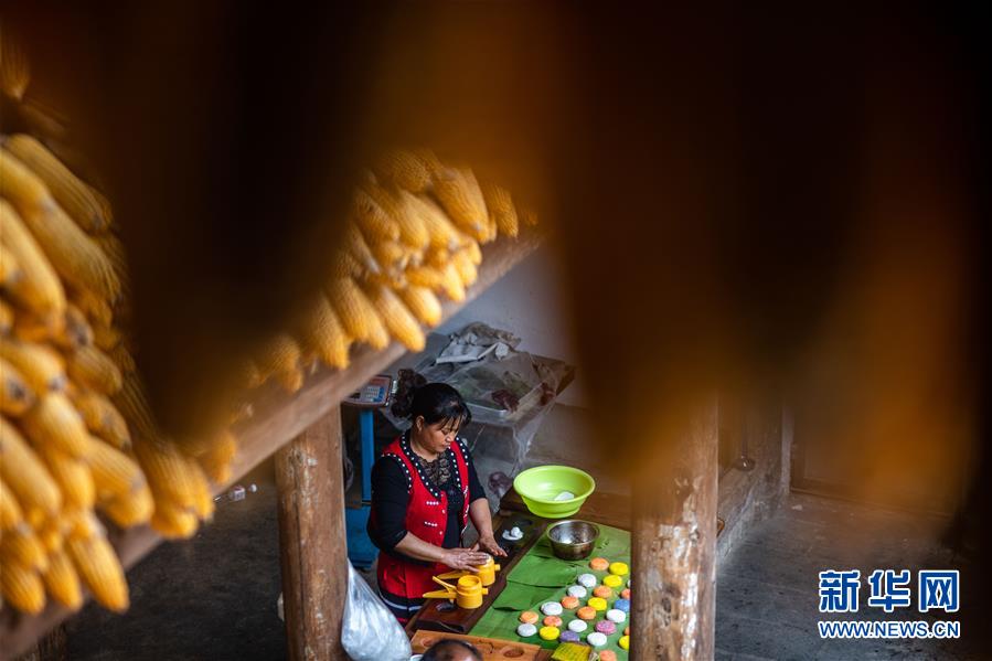 （新華全媒頭條&middot;決戰決勝脫貧攻堅&middot;督戰未摘帽貧困縣&middot;圖文互動）（9）脫貧的歌聲&mdash;&mdash;云南直過民族和人口較少民族共入新時代