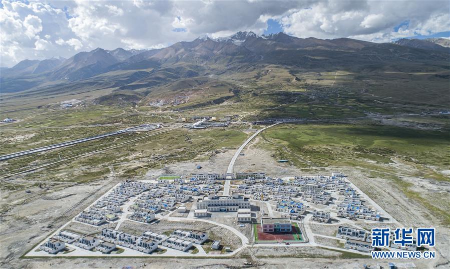 （新華全媒頭條&middot;走向我們的小康生活&middot;圖文互動）（1）扎西德勒，我們的新家園&mdash;&mdash;西藏易地扶貧搬遷搬出幸福美好新生活