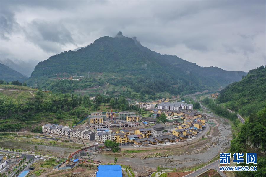 （集中連片特困地區貧困村調研行&middot;圖文互動）（1）脫貧路上&ldquo;跑&rdquo;出幸福生活&mdash;&mdash;重慶石柱土家族自治縣華溪村脫貧調查