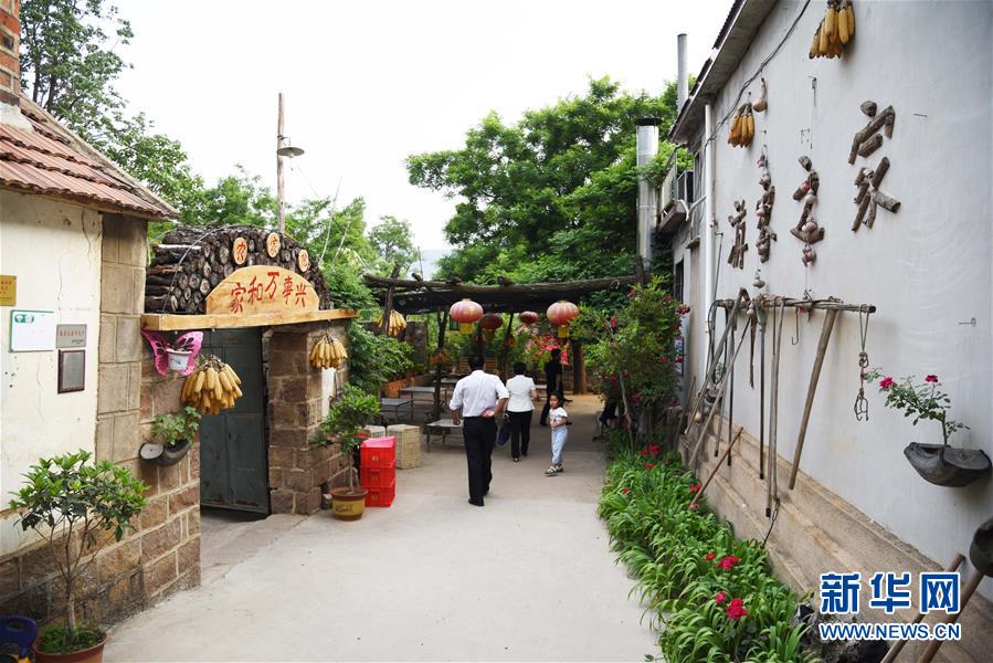 （決戰(zhàn)決勝脫貧攻堅&middot;圖文互動）（4）&ldquo;講好紅色故事&rdquo;也能脫貧攻堅&mdash;&mdash;紅嫂故里山東沂水縣桃棵子村&ldquo;紅色扶貧&rdquo;蹲點手記