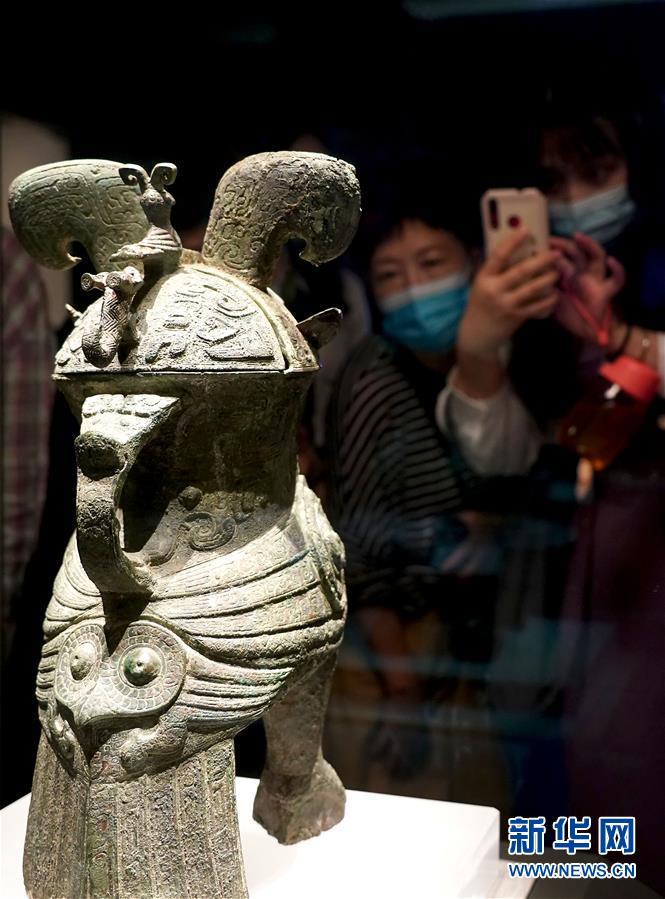 （文化視點(diǎn)&middot;聽文物講故事&middot;圖文互動(dòng)）（2）國(guó)寶婦好鸮尊：三千年前的&ldquo;私人定制&rdquo;