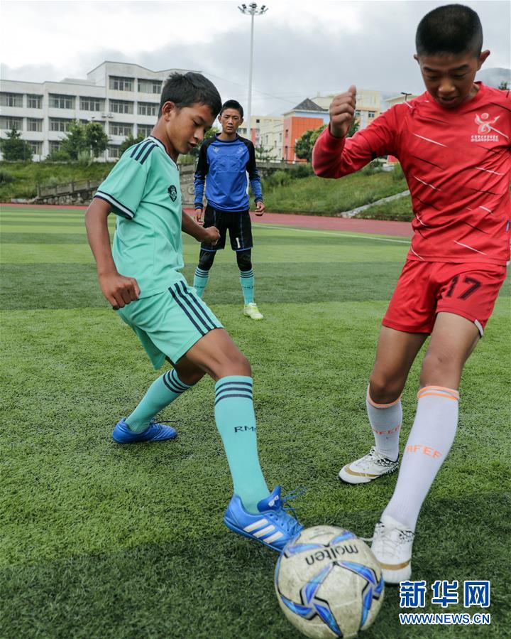 （習近平的小康故事&middot;新華視界&middot;圖文互動）（1）&ldquo;讓每個人都有人生出彩的機會&rdquo;&mdash;&mdash;習近平和人民教育的故事