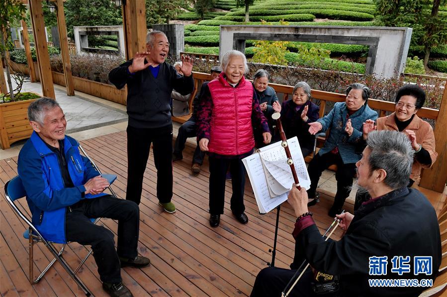 （新華全媒頭條&middot;圖文互動）（1）偉大旗幟引領歷史巨變&mdash;&mdash;習近平新時代中國特色社會主義思想指引&ldquo;十三五&rdquo;經濟社會發展述評