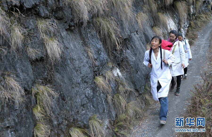 （新華全媒頭條&middot;圖文互動）（11）偉大旗幟引領歷史巨變&mdash;&mdash;習近平新時代中國特色社會主義思想指引&ldquo;十三五&rdquo;經濟社會發展述評