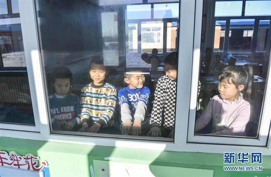 （新華全媒頭條&middot;圖文互動）（14）偉大旗幟引領歷史巨變&mdash;&mdash;習近平新時代中國特色社會主義思想指引&ldquo;十三五&rdquo;經濟社會發展述評