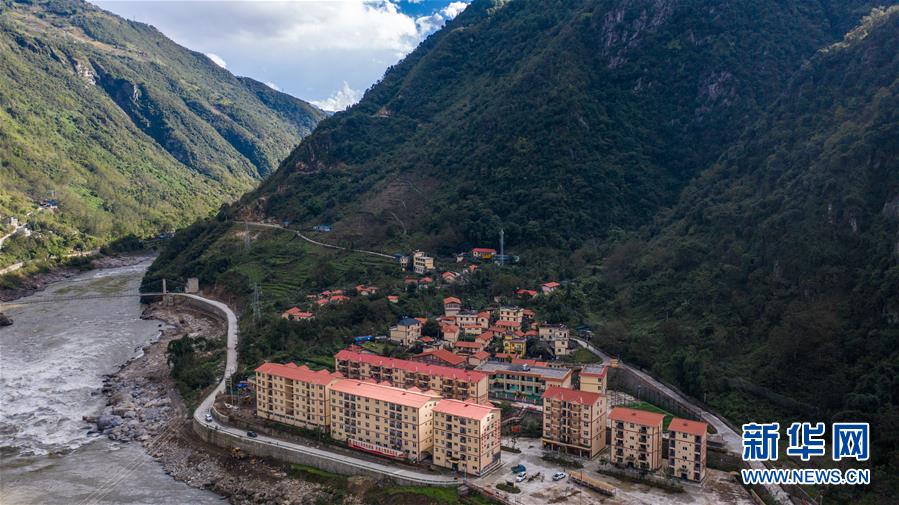 (決戰決勝脫貧攻堅·圖文互動)(3)搬遷點的快樂事——云南努力讓搬遷群眾安居樂業