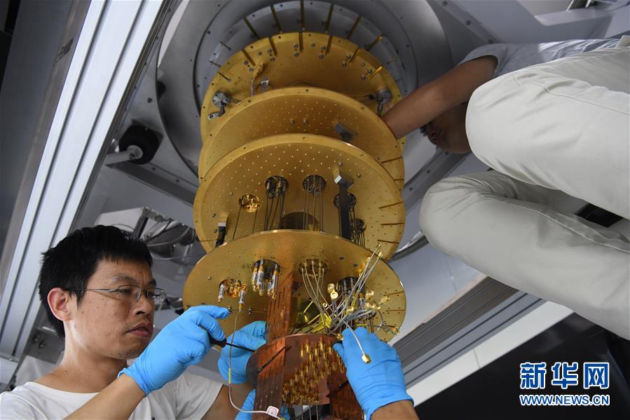 （青春的夢想 青春的奮斗&middot;圖文互動(dòng)）（4）年輕，就要無悔擔(dān)當(dāng)&mdash;&mdash;青春在奉獻(xiàn)中閃光