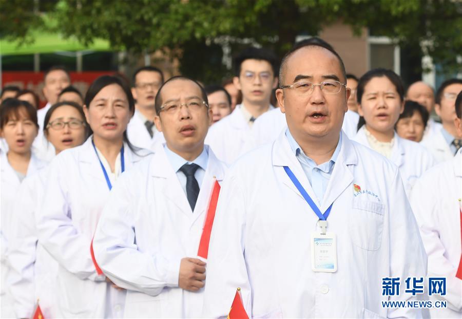 （抗疫先進事跡&middot;圖文互動）（2）張定宇：疫情&ldquo;暴風(fēng)眼&rdquo;里，&ldquo;漸凍&rdquo;之軀與時間賽跑