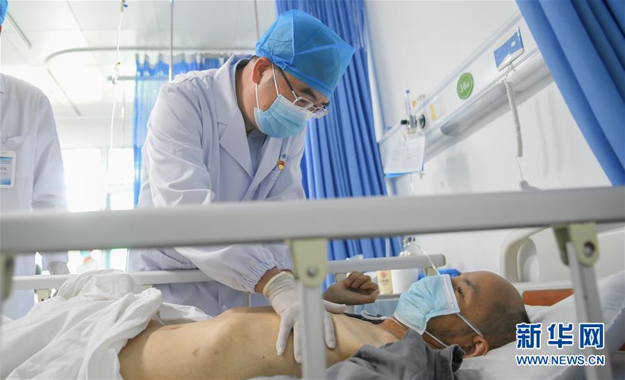 （抗疫先進事跡&middot;圖文互動）（4）張定宇：疫情&ldquo;暴風(fēng)眼&rdquo;里，&ldquo;漸凍&rdquo;之軀與時間賽跑